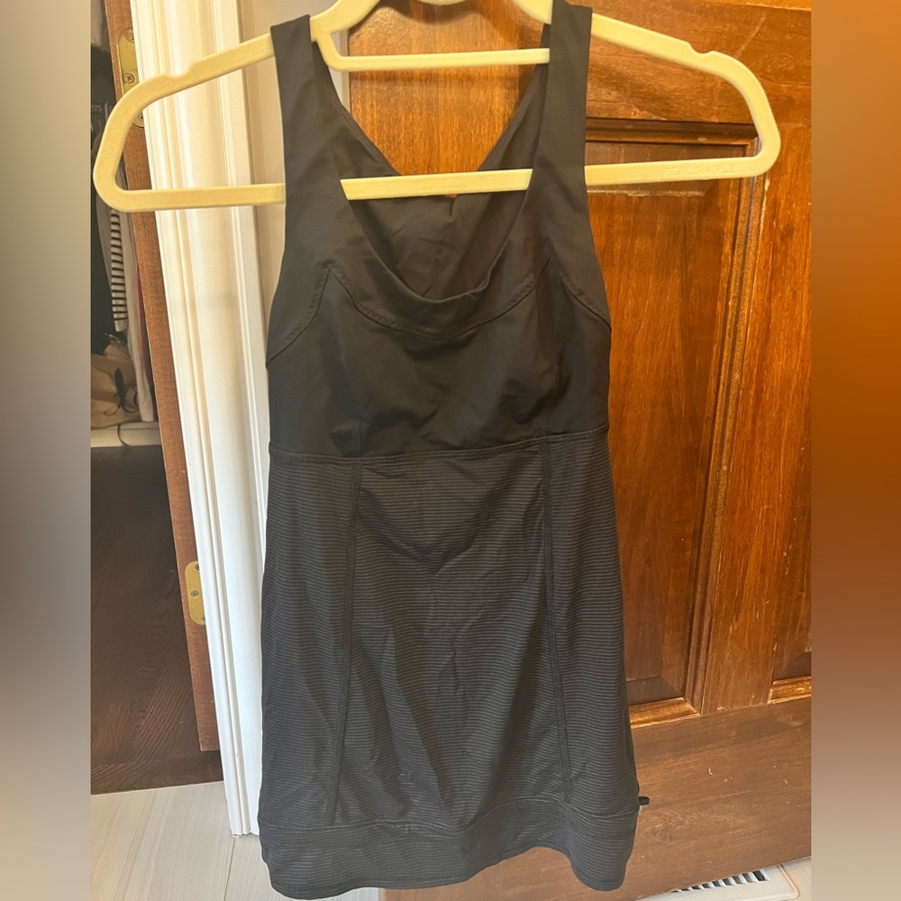 Lululemon size 2 tank